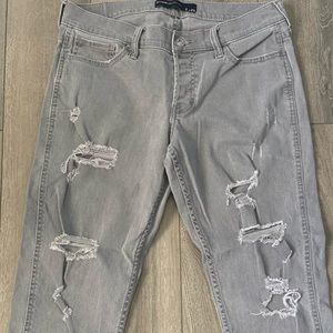 🌵2/$15! Hollister Boyfriend low rise Jeans